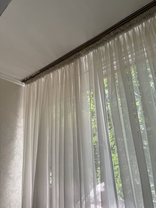 Тюль нейлон хороша якість бу 1 ,5 року висота 2,53 *9,50  пошита