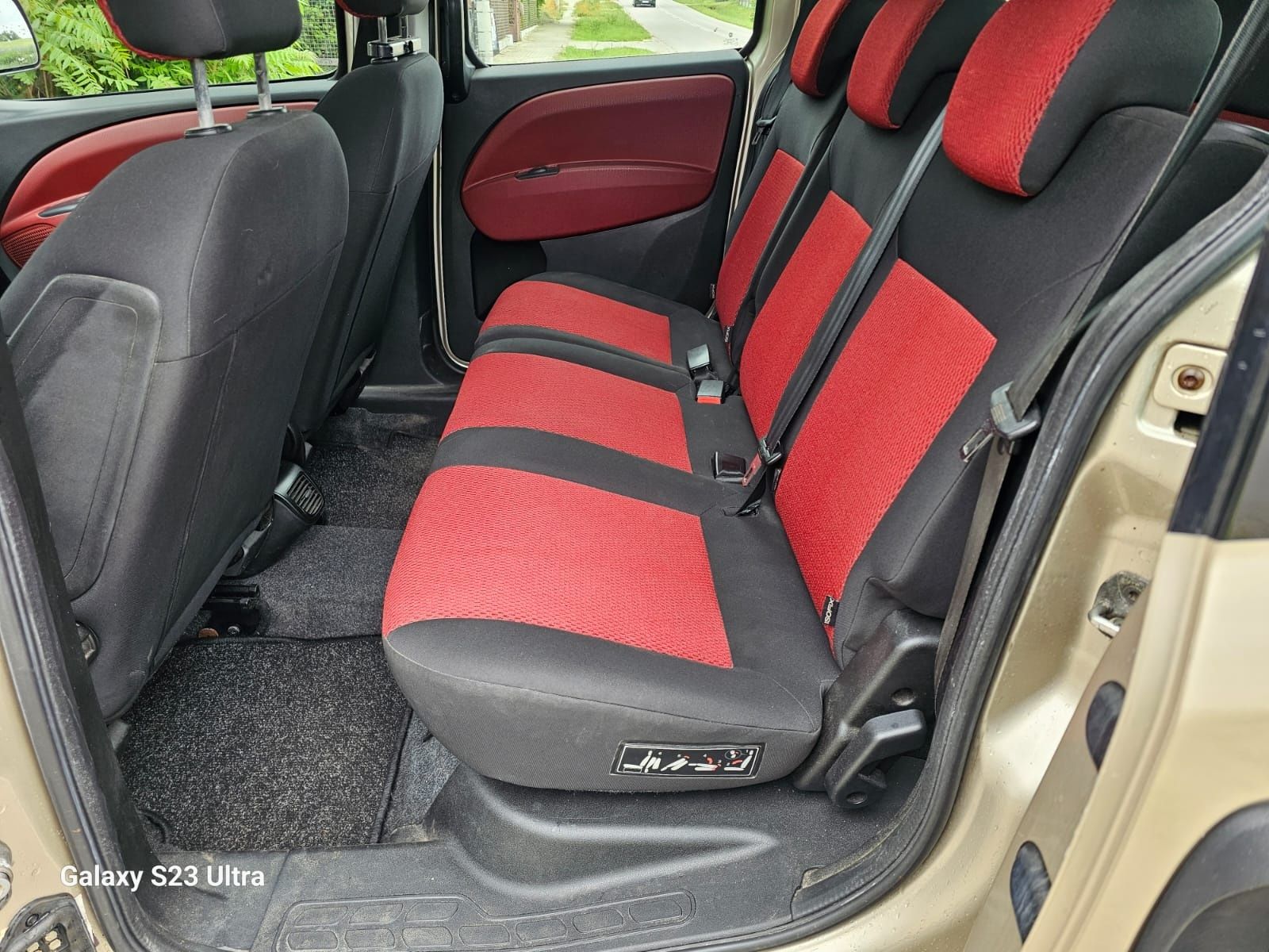 Doblo 1,6 2011r 7 osób 1 właściciel sprowadzony