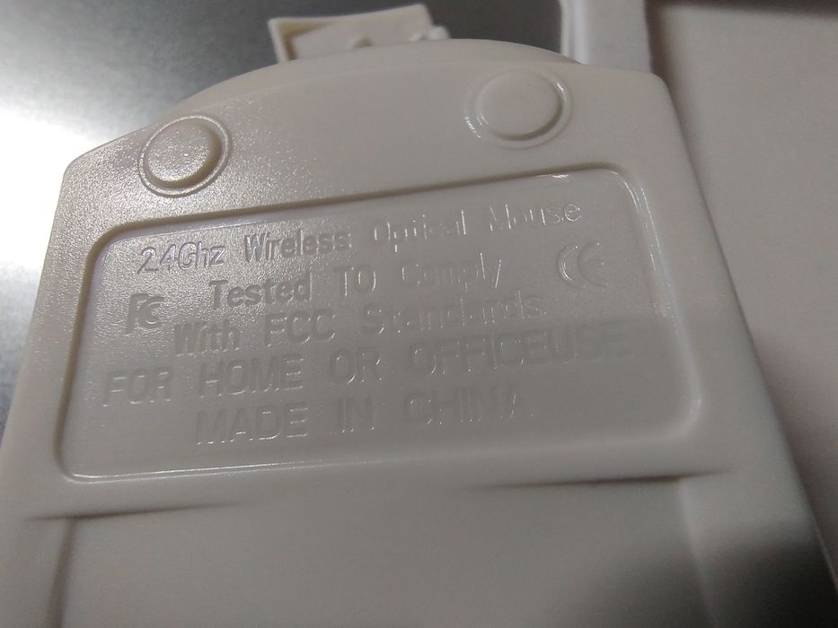 Беспроводная белая клавиатура  мышь