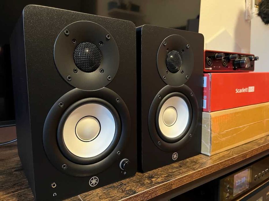 Equipamento: Interface Focusrite 8i6 e Monitors Yamaha HS4, como novo!