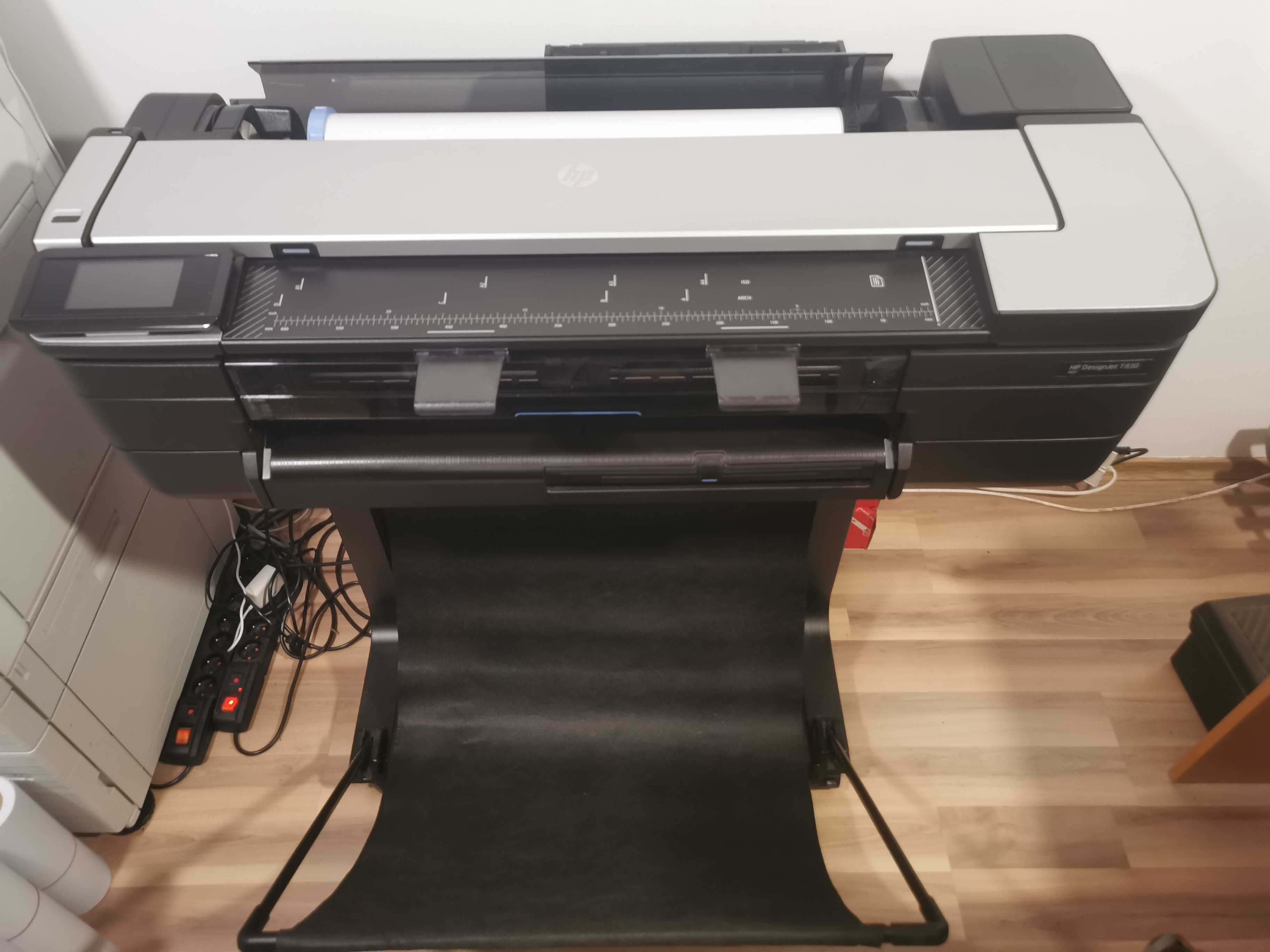 PLOTER HP DesignJet T830 24-in MFP, F9A28A, przebieg tylko 319m², skan