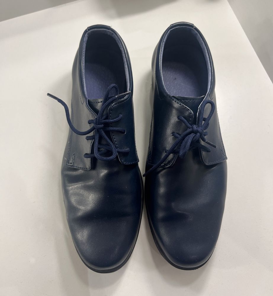 Eleganckie buty dla chłopca, świąteczne obuwie