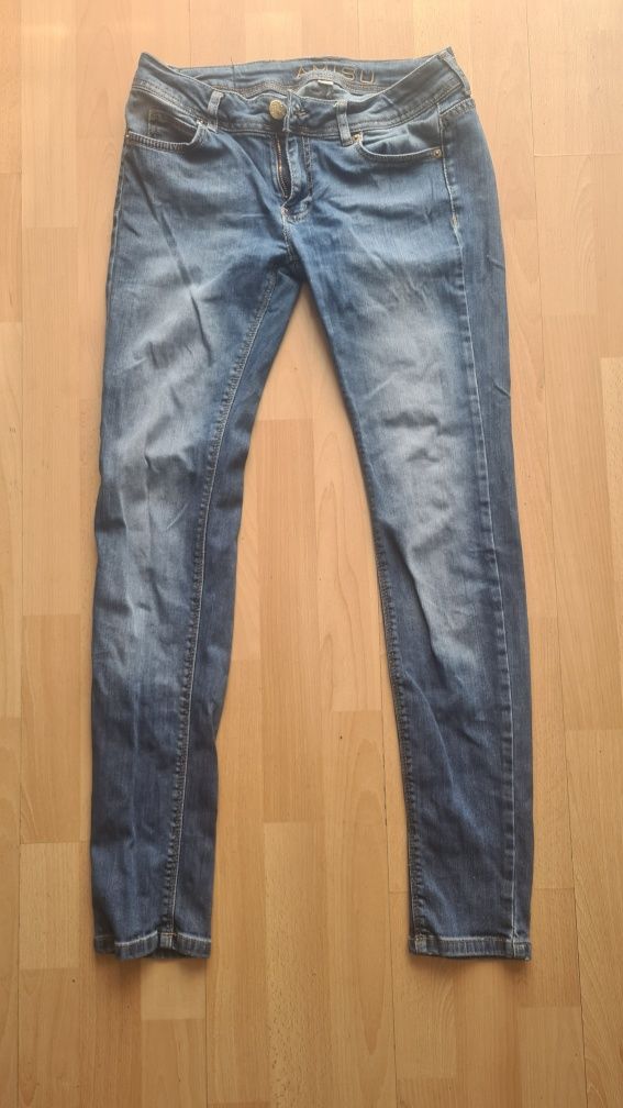 Spodnie jeansowe damskie Amisu