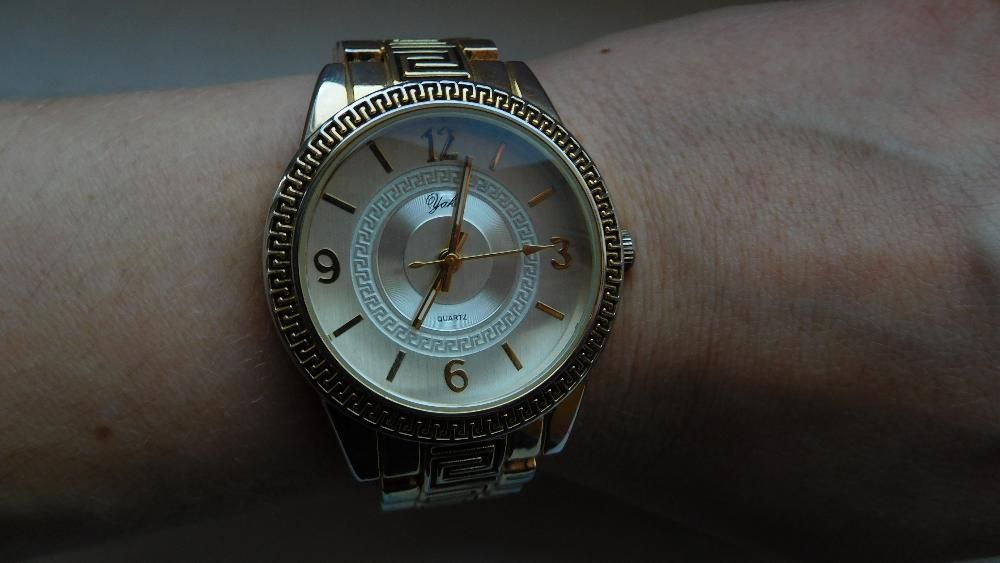 Złoty zegarek (w kolorze złotym) duży na bransolecie Quartz PRZETARCIA