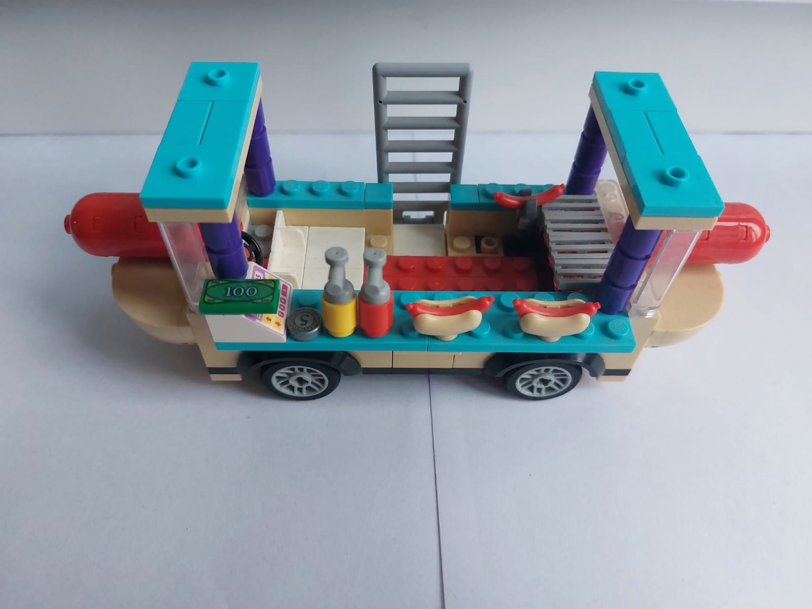 Lego friends 41129 ,, Furgonetka z hot-dogami w parku rozrywki "