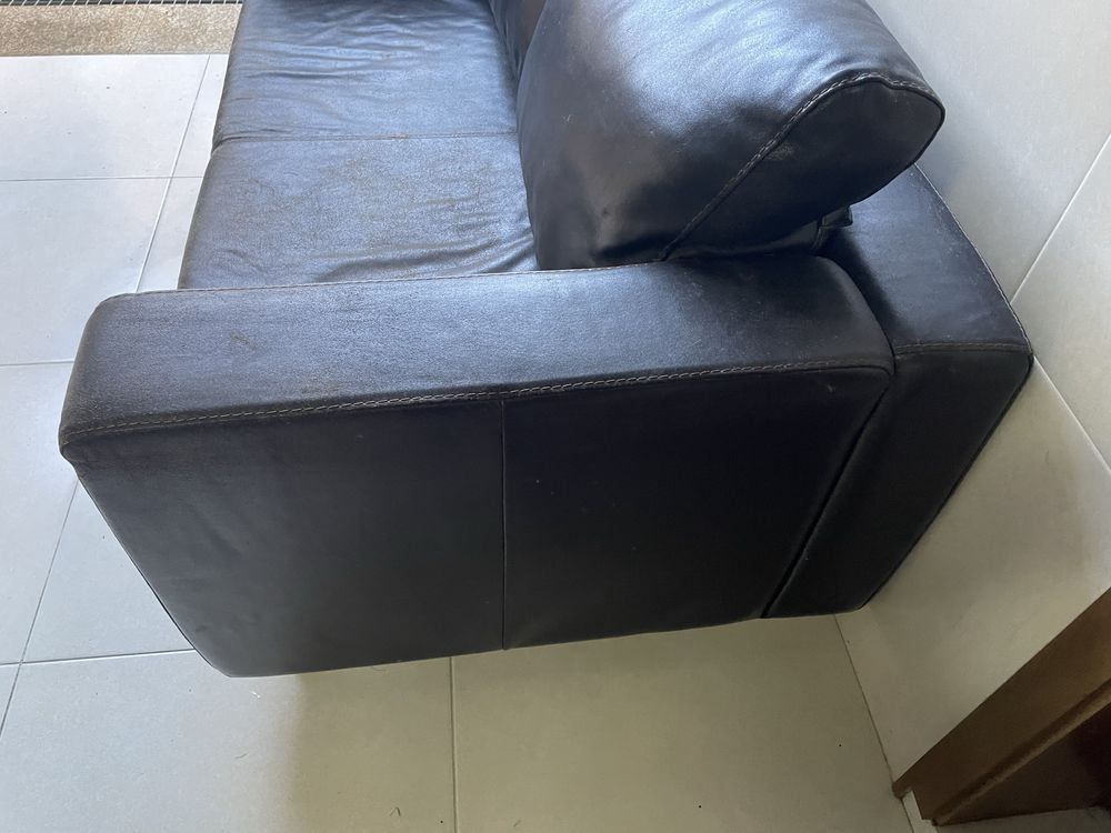 Sofa usado em pele