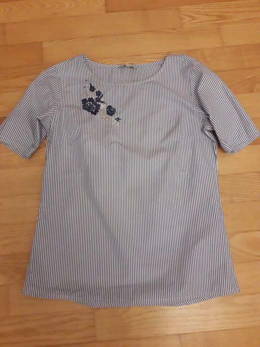 Bluzka na krótki rękaw w paski z haftem roz.36 Greenpoint