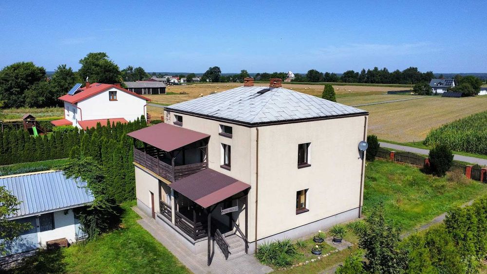 Siedlisko w Parafiance - 2ha z domem i budynkami gosp., przy lesie