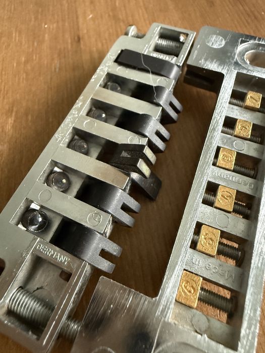 Mostek gitarowy Schaller 456 vintage do gitary stały z mikrostrojeniem