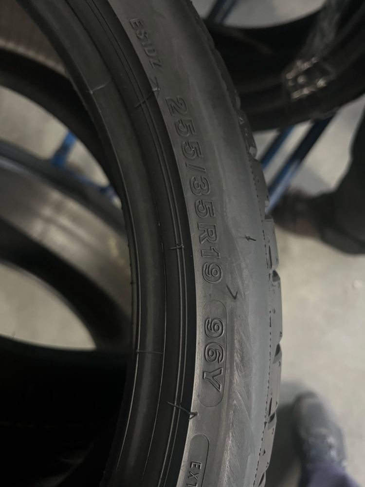 255/35/19+225/40/19 R19 Bridgestone Potenza S001 4шт нові