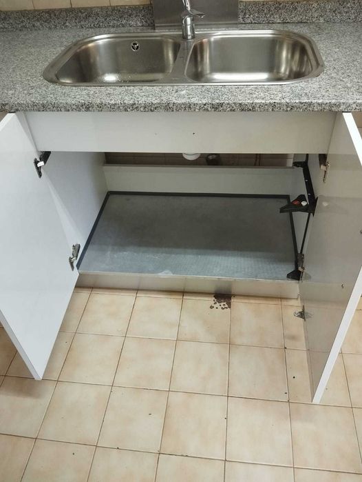 Cozinha em bom estado de conservação