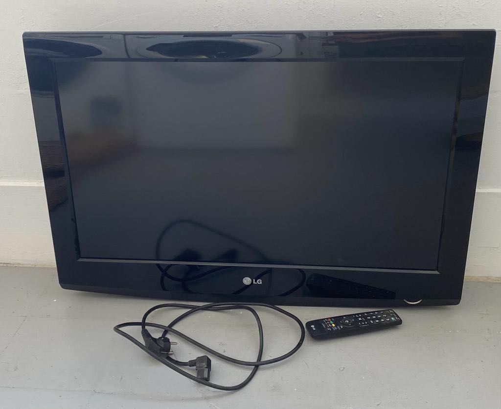 TV LG 32" em bom estado