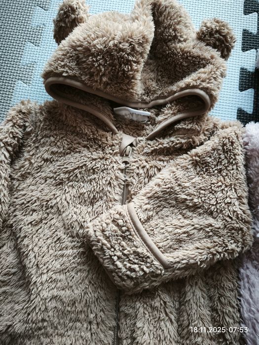 Piękne, pluszowe kombinezony dla noworodka.