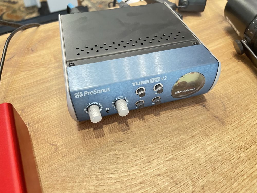 Shure MV7 + Focusrite Scarlett Solo 4th gen + PreSonus TubePreV2