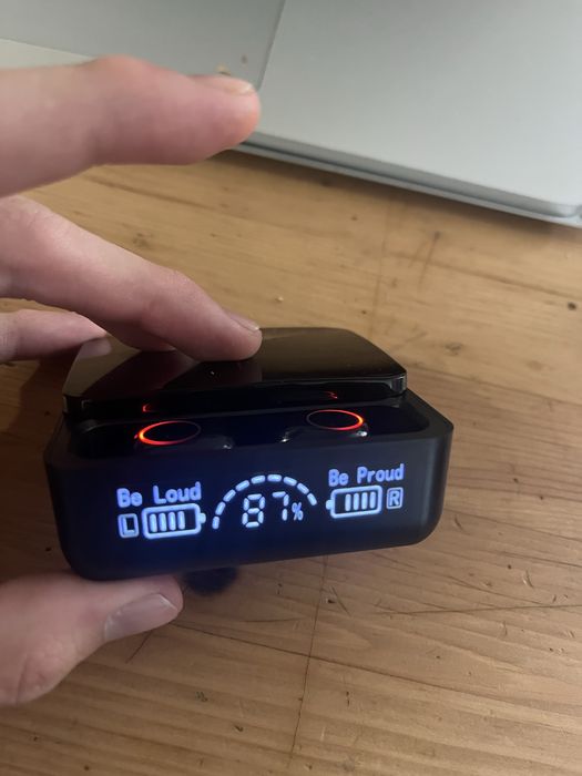 Auriculares TWS quase nunca usados