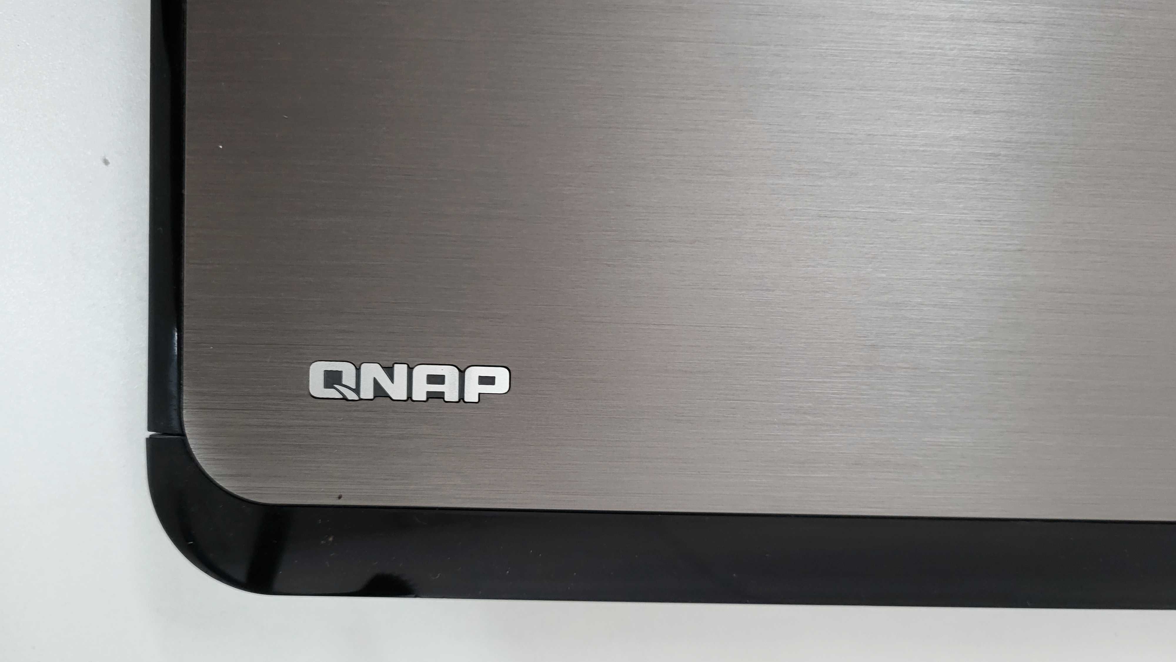 Сетевое хранилище + HDD 2ТВ QNAP HS-251+ , сервер, медиа сервер.