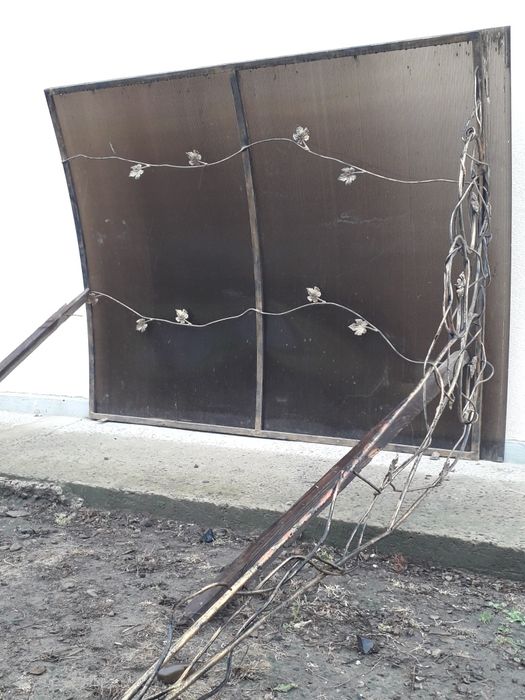 Дашок над дверима