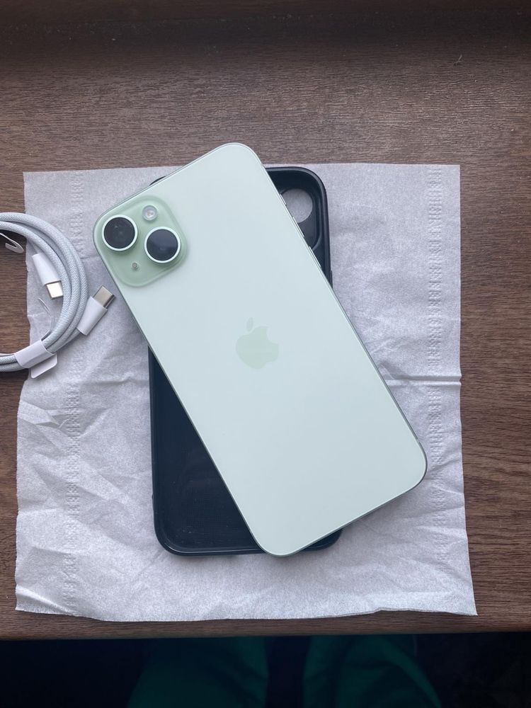 Продам iPhone 15 Plus 128 ГБ