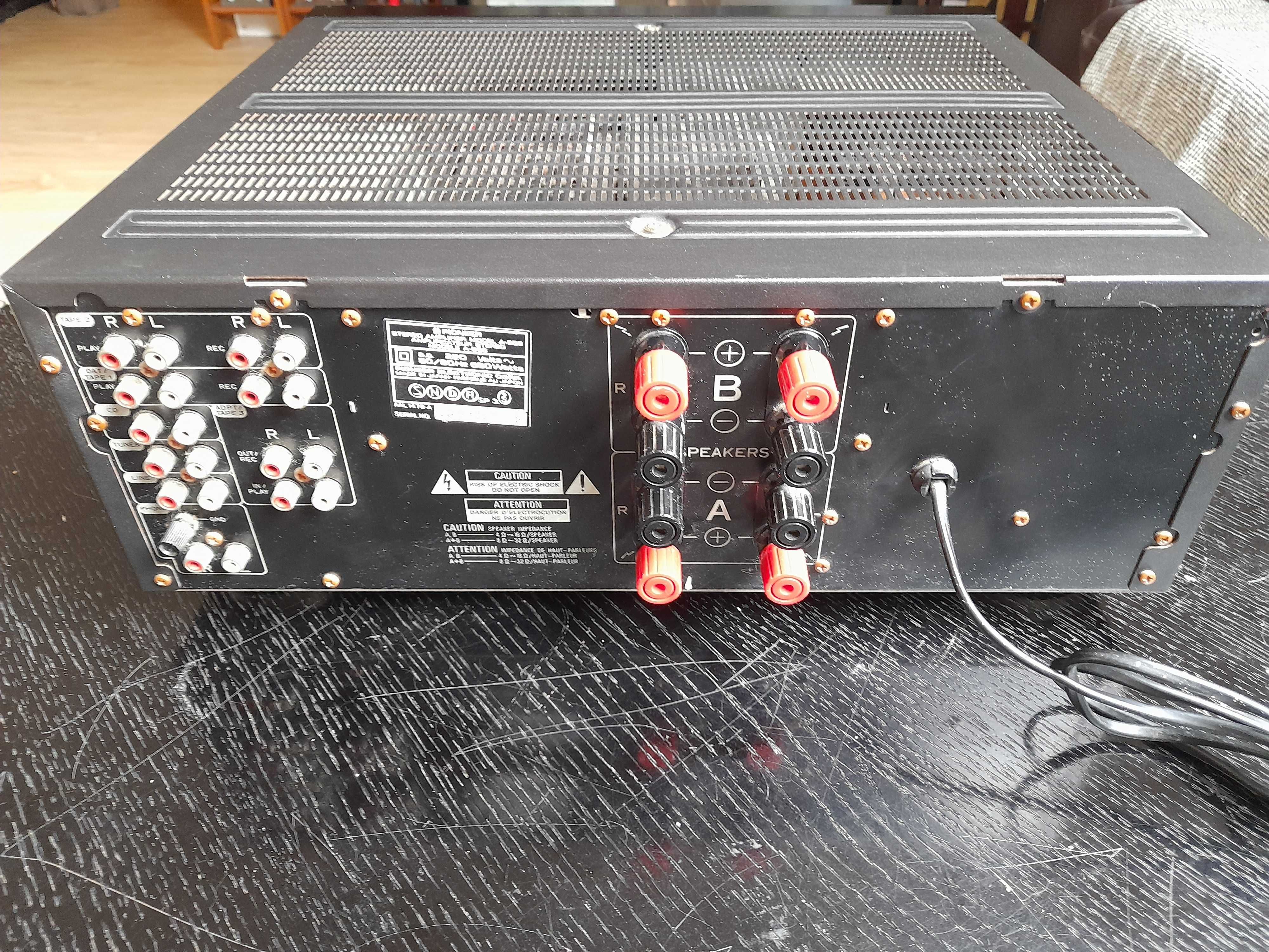 Amplificador de referência Pioneer A-656. Design Estilo 1989. 1990