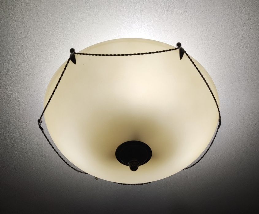 Luminária de teto em vidro e metal