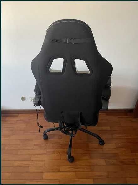 Cadeira gamming com massagem e apoio para pernas