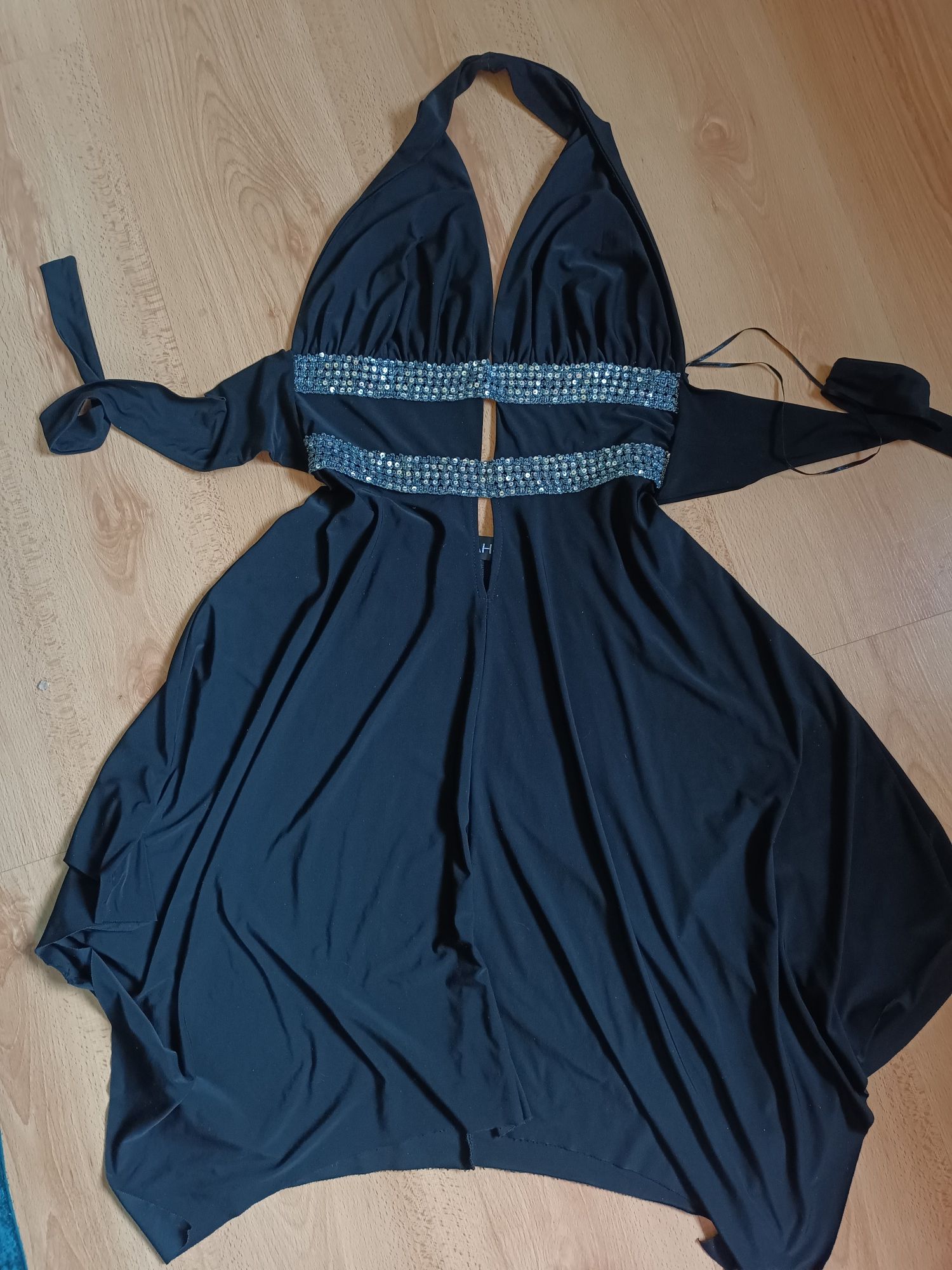 Sukienka odkryta S/M czarna błysk
