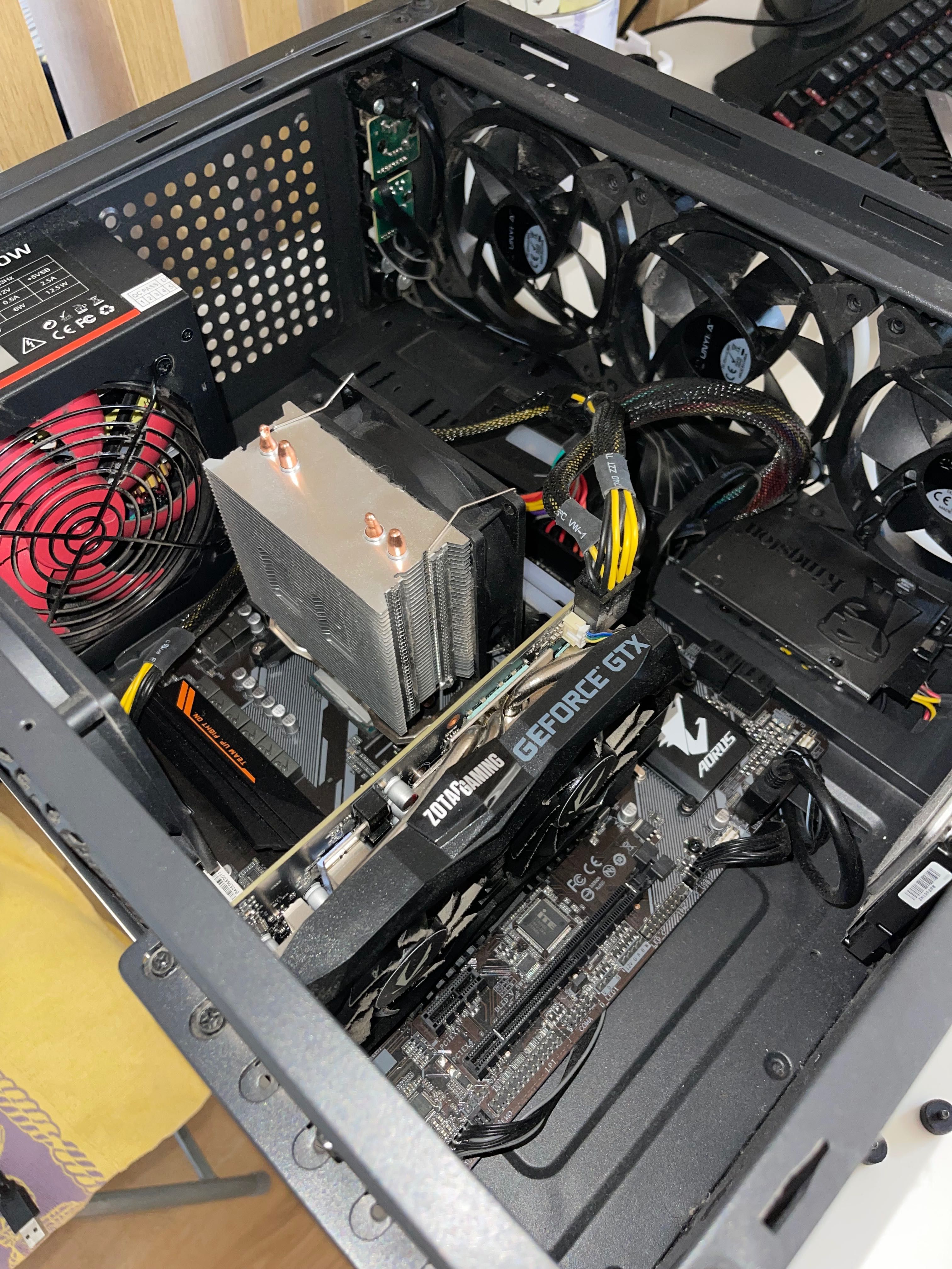 Pc Gamer Ryzen 5 c/teclado hyper X/Microfone Krom