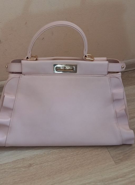 Сумочка новая Fendi ,под оригинал