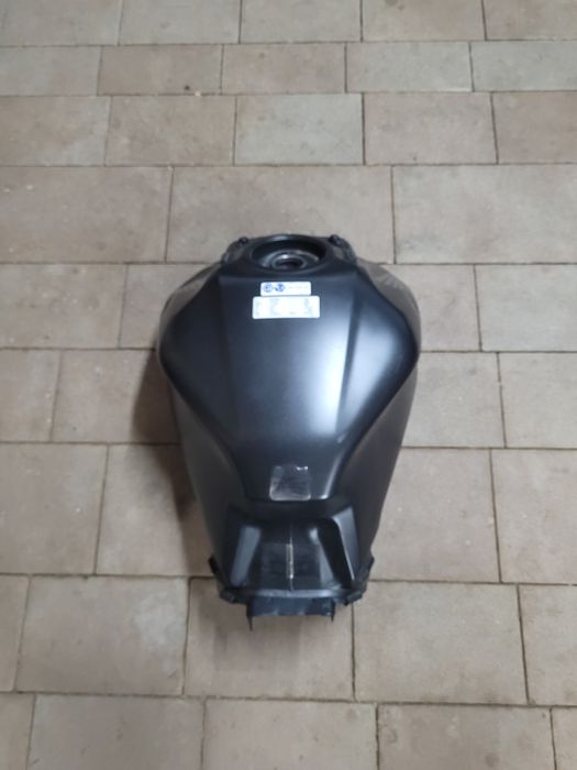 Zbiornik paliwa honda cb650R