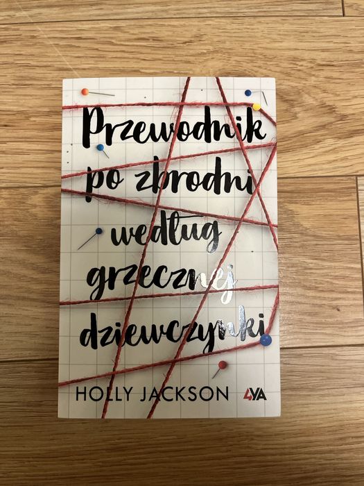 Książka „Przewodnik po zbrodni według grzecznej dziewczynki”