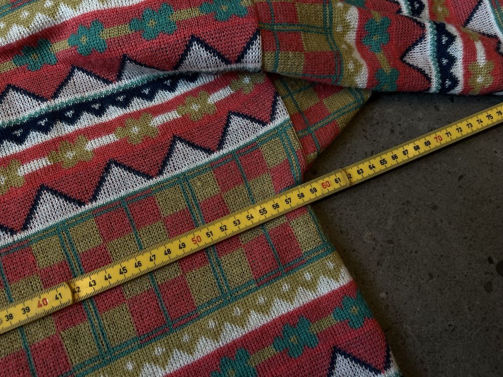 Kolorowy sweter we wzory; vintage; retro; hipsterski