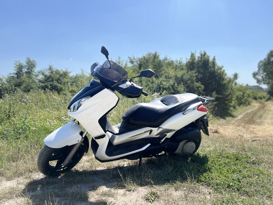 Yamaha. XMax250.