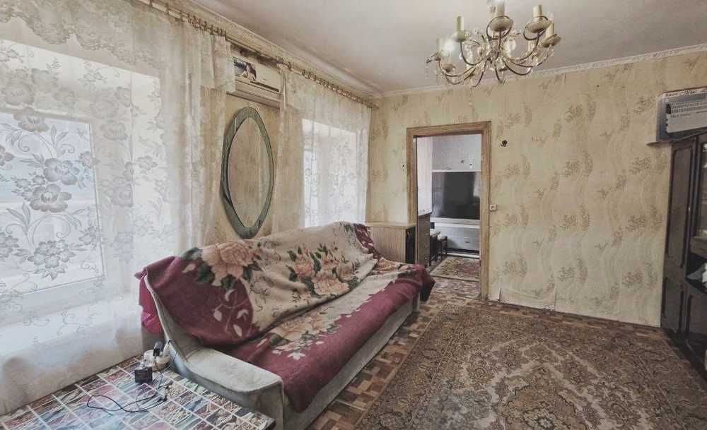 2 комн -27 метров. Центр. АГВ. Жилое состояние. ул. Колонтаевская