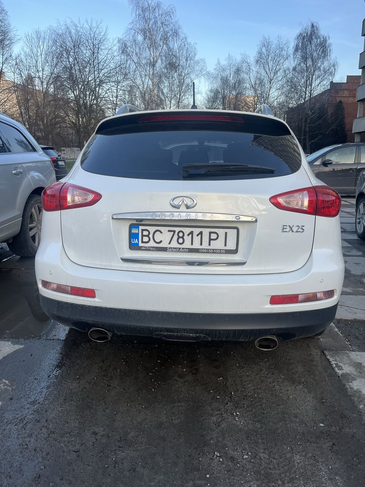 Infiniti ex 25 V6 рік 2013 222 кс ГБО