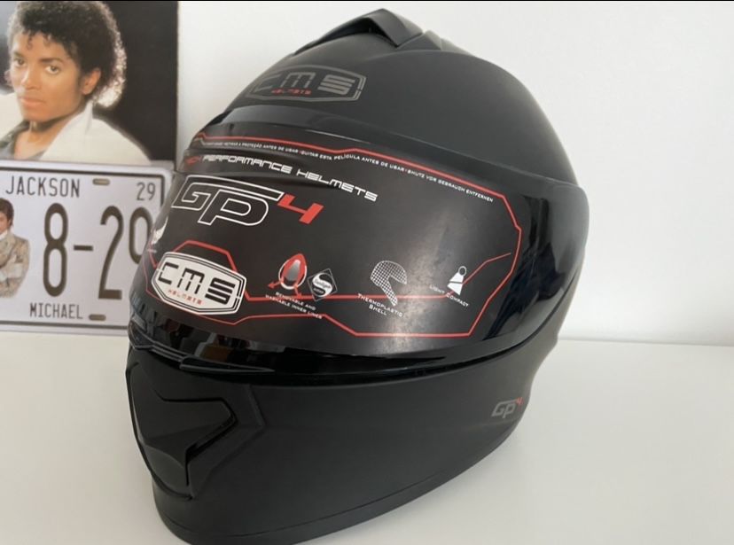 Capacete preto fosco TamS