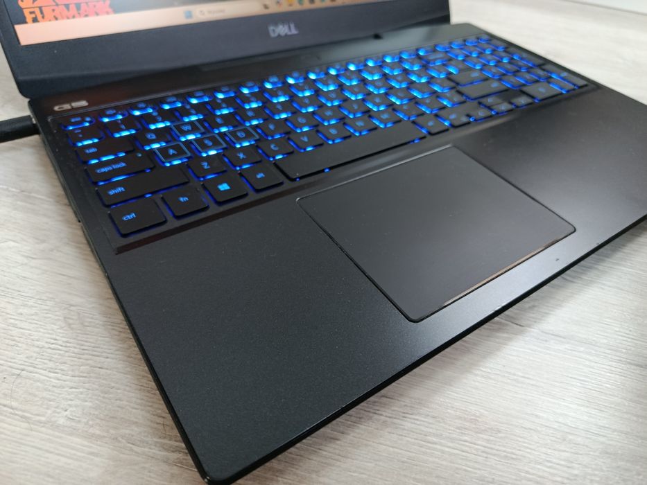 Dell i7 10750H RTX 2070 MaxQ 8 GB 300 Hz 32 GB RAM gamingowy laptop