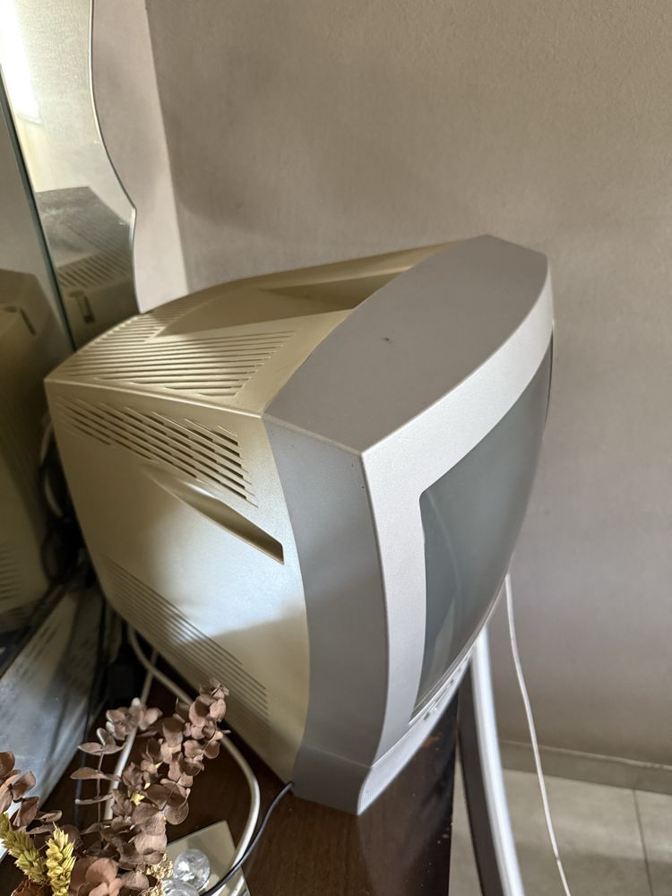 tv antiga a funcionar com leitor DVD
