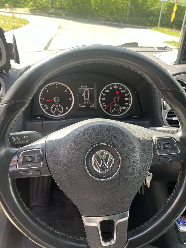 WV TIGUAN salon Pl