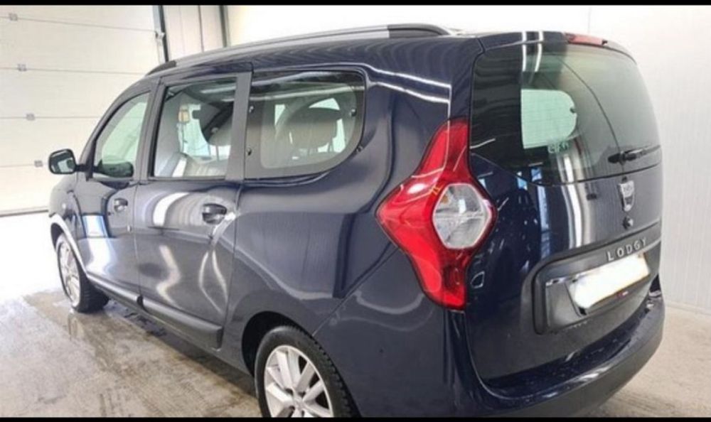 Vendo dacia 2018 inteira