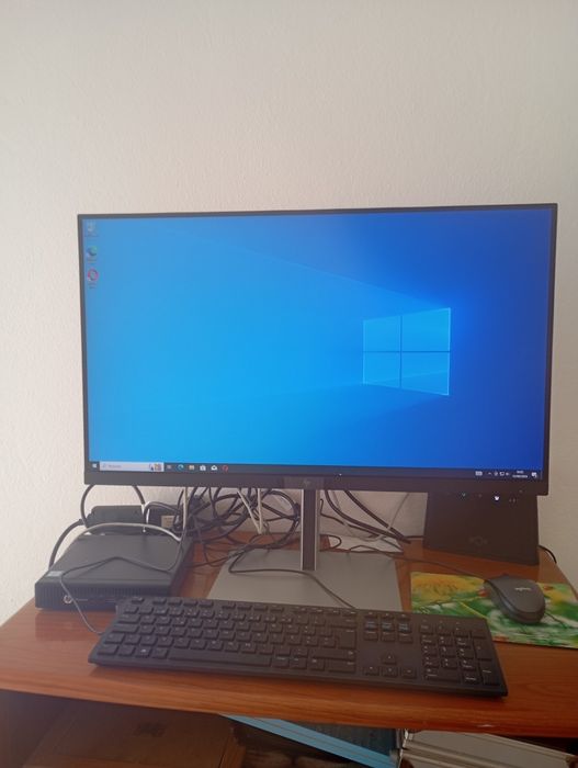Computador HP + ecrã HP + teclado + rato