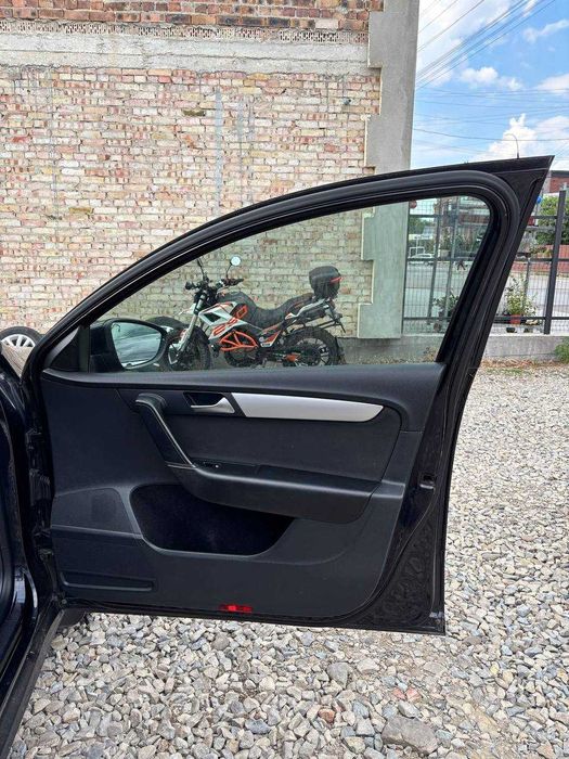 Volkswagen Passat 2012, В7, 2.0 Tdi