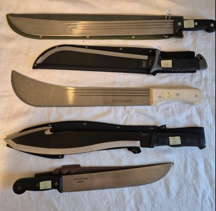 Мачета в чехле , смотрите фото