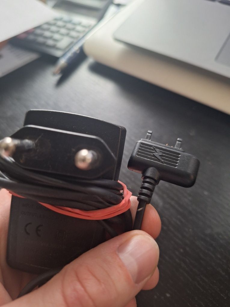 Ładowarka uniwersalna 4,9V 450mA