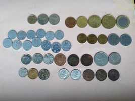 монеты: евро, рубли, центы, бани