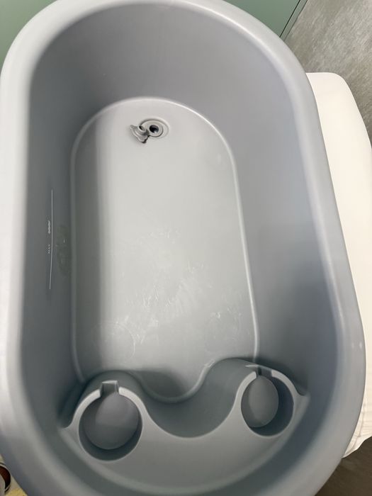 Ванна FreeOn з пеленальним столиком на колесах