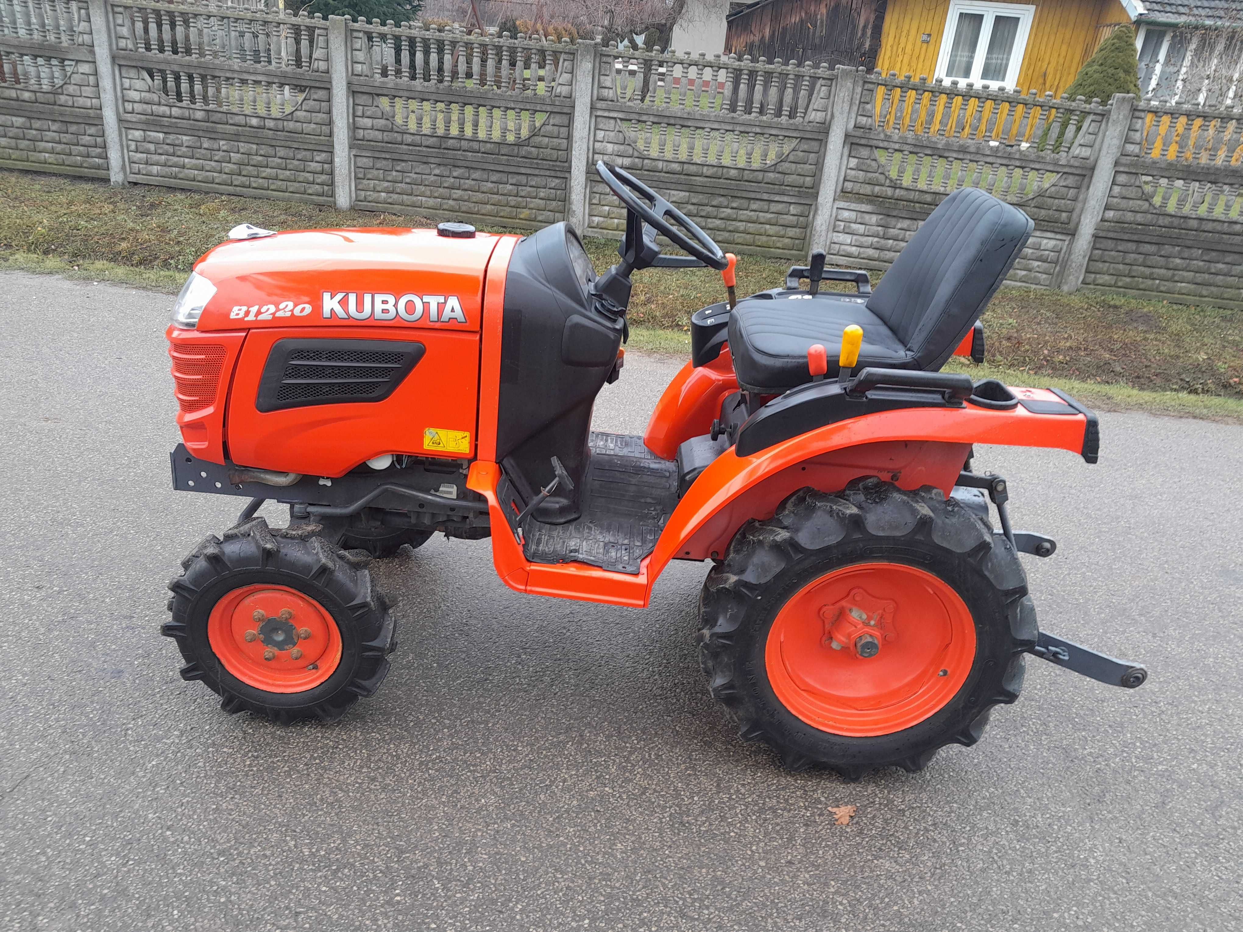 kubota 1220 mini traktorek