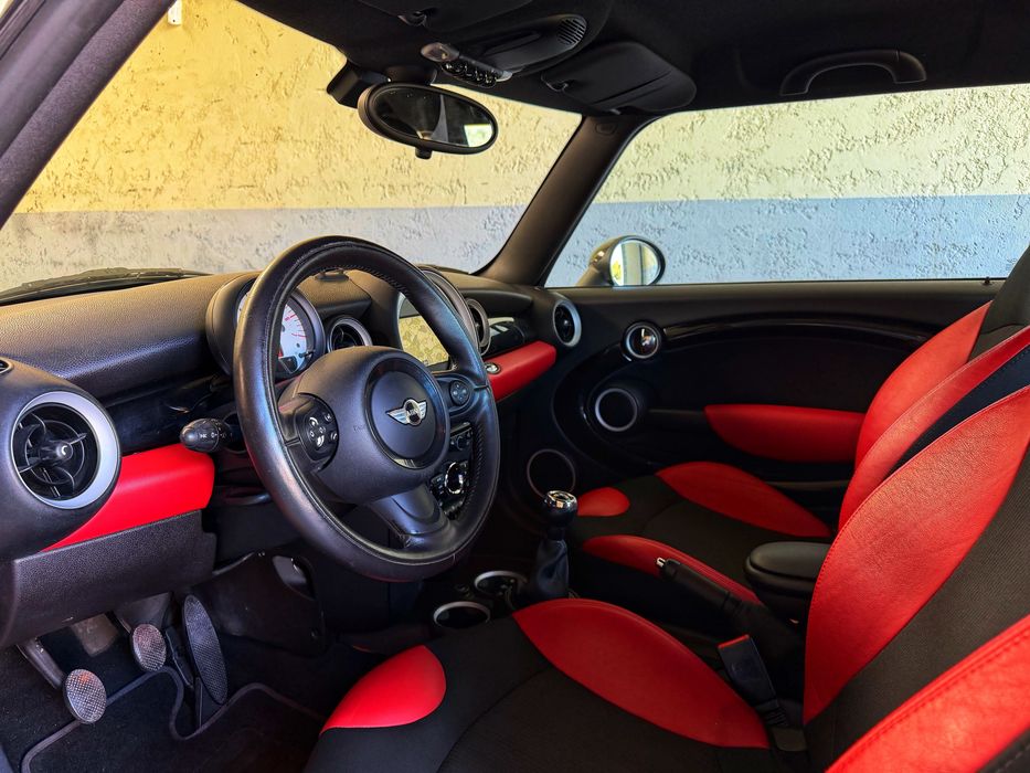 Mini Cooper D 1.6d 112cv - Desde 150€ Mês