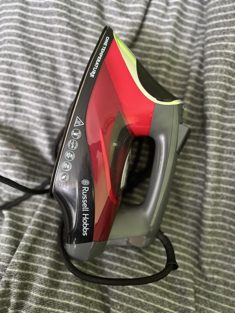 Żelazko parowe Russell Hobbs One Temperature 2600 W