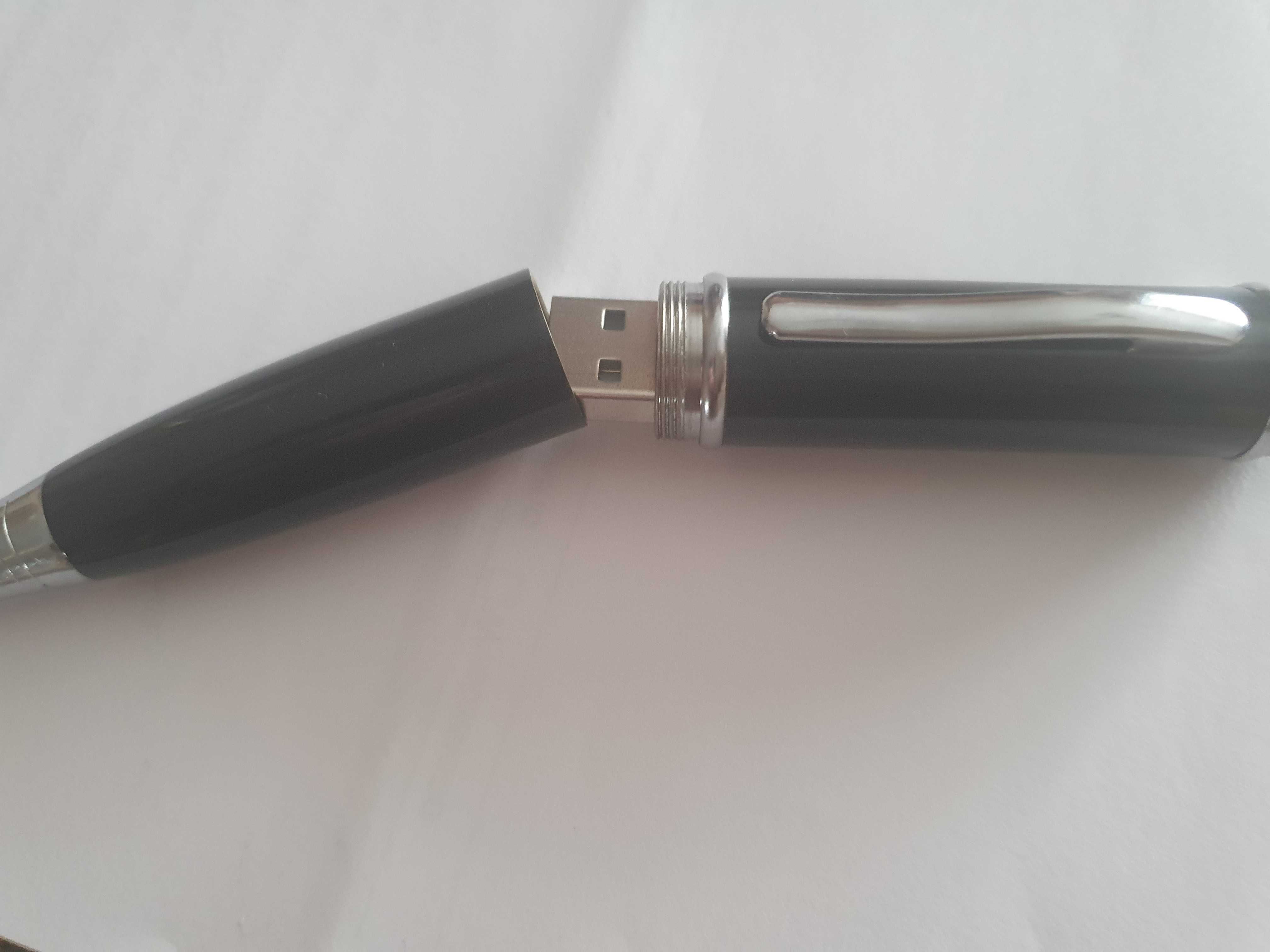 Pen drive z długopisem