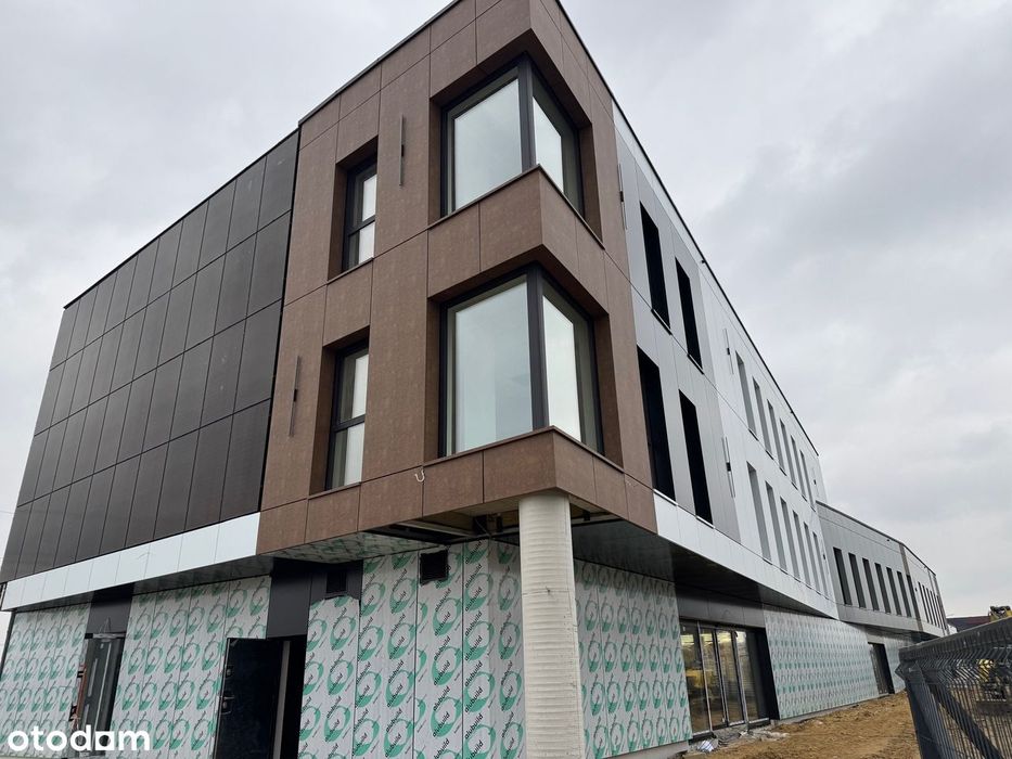 Nowy lokal / parking / przy głównej ulicy